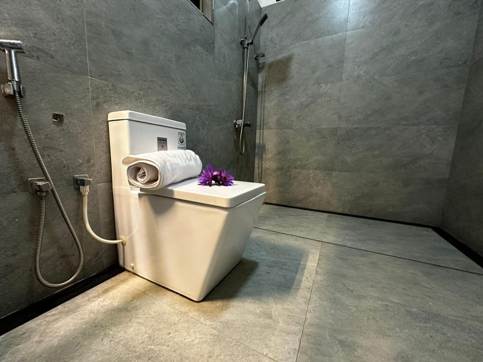 Ferienwohnung Curve Hiri Dikwella Exterior foto
